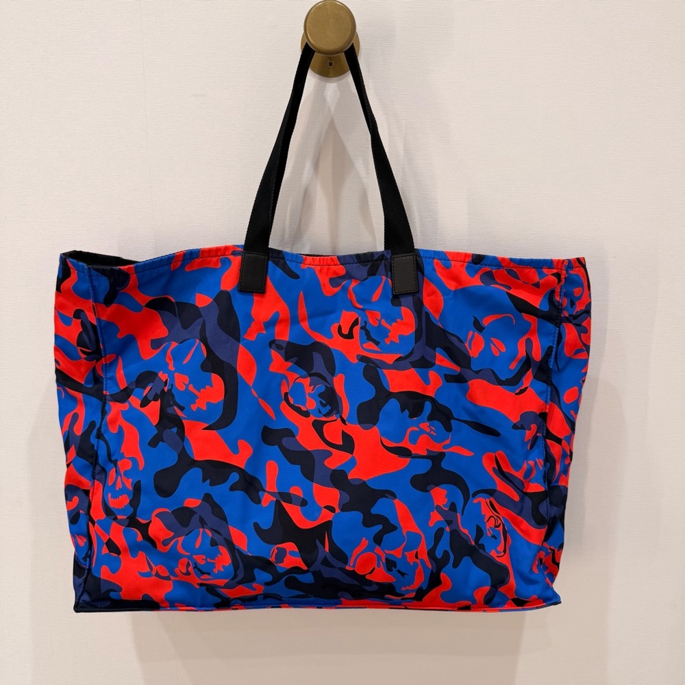 Authentic ALEXANDER MCQUEEN
City East West Nylon Camouflage Tote Bag